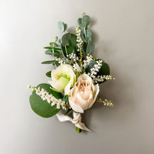 Load image into Gallery viewer, San Francisco wedding florist Flower Lab Design. Child's wedding boutonniere in blush pink and white for the ring bearer - Child Boutonniere