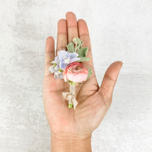 Load image into Gallery viewer, San Francisco wedding florist Flower Lab Design. Classic child's boutonniere in peach for the ring bearer - Child Boutonniere