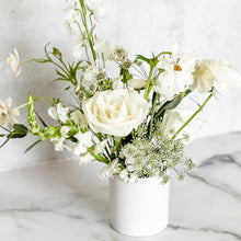 Load image into Gallery viewer, San Francisco wedding reception table centerpiece designed with ranunculus, rose, snapdragons - Reception Centerpiece