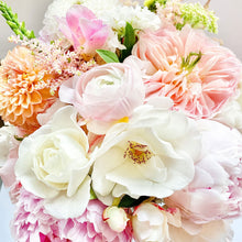 Load image into Gallery viewer, designer&#39;s selection vase flower bouquet featuring garden rose, dahlia, and peony - Designer&#39;s Selection, Vase Arrangement
