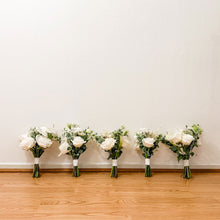 Load image into Gallery viewer, five bridesmaid bouquets featuring roses for a winter wedding in San Francisco - Bridesmaid Bouquet
